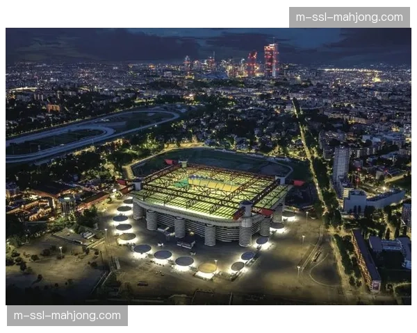 中场休息时，圣西罗球场为刚刚去世的米兰名宿举行默哀仪式