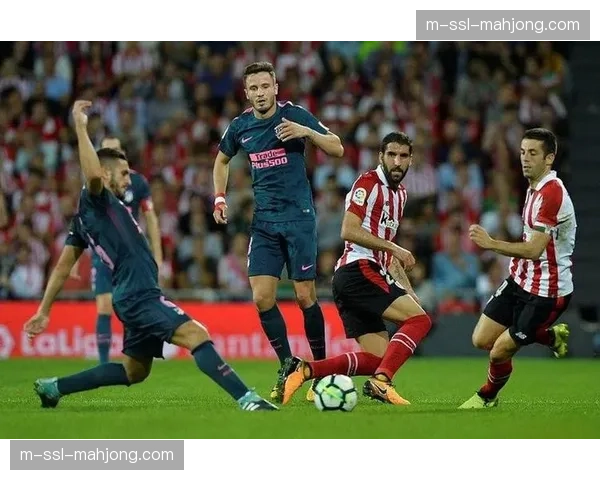 战术板：赫罗纳如何用三中卫体系限制住毕尔巴鄂的边路冲击