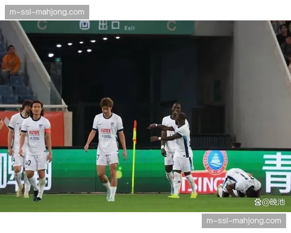 大连英博斯坦丘角球助攻马莱莱头球梅开二度 大连英博斯坦丘角球助攻马莱莱头球梅开二度